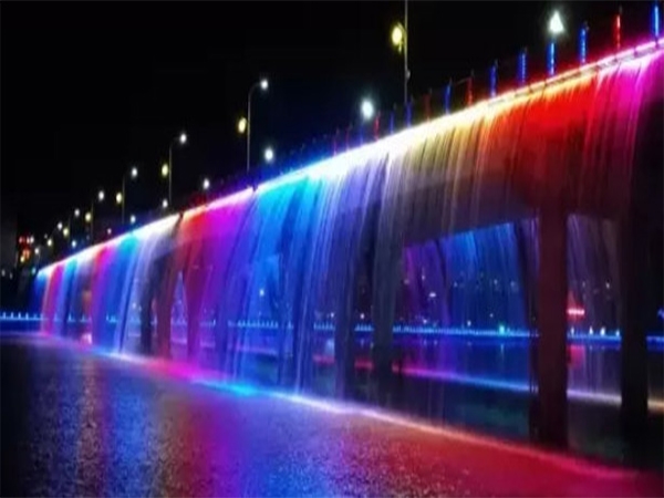 大桥水景灯光秀,一道靓丽的风景线